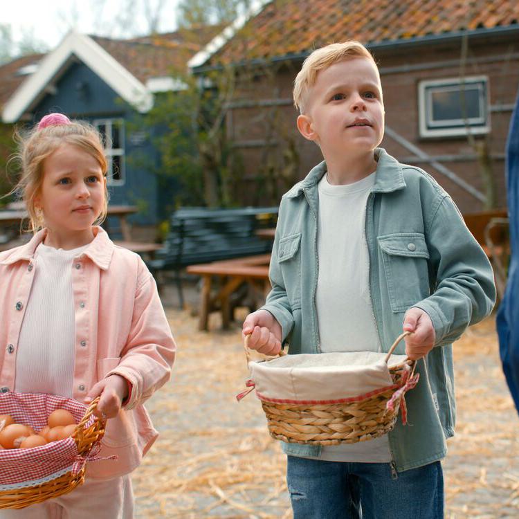 De Bellinga's: Vakantie op Stelten