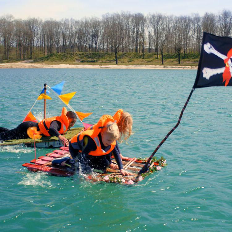 De Bellinga's: Vakantie op Stelten